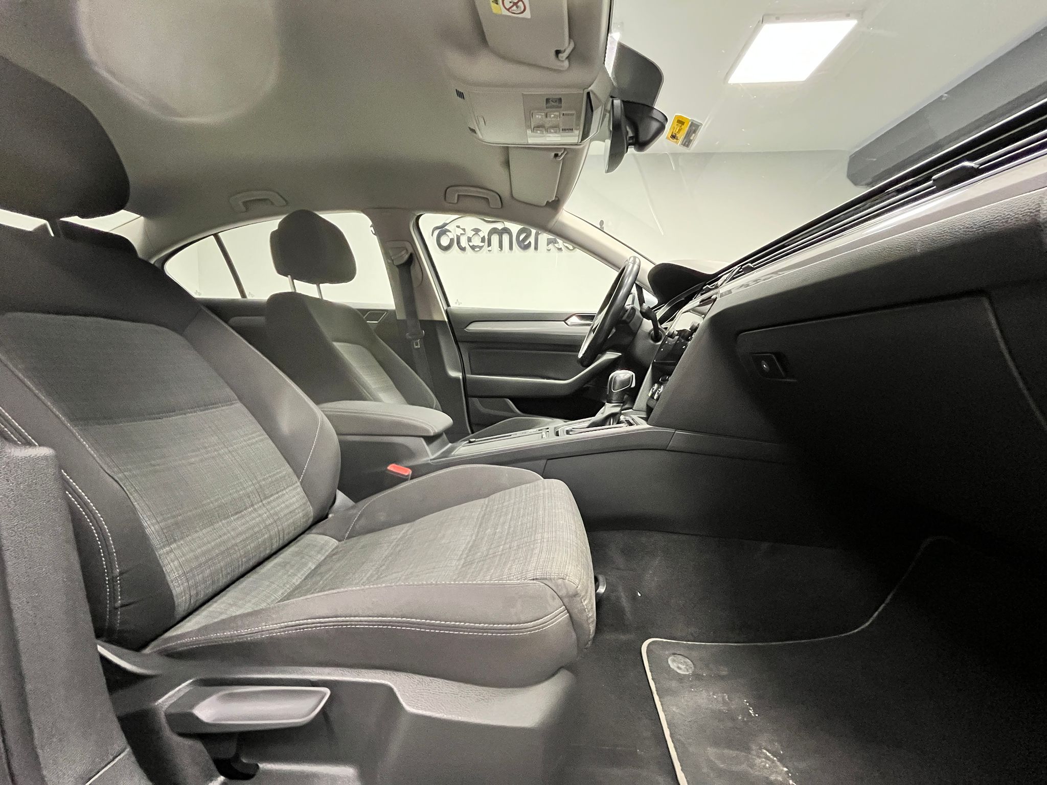 VOLKSWAGEN PASSAT 4